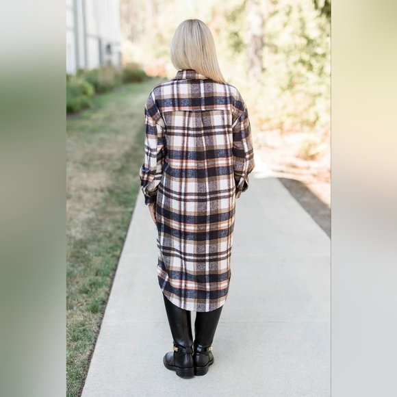 Fornia Shacket - Picture 6 of 6